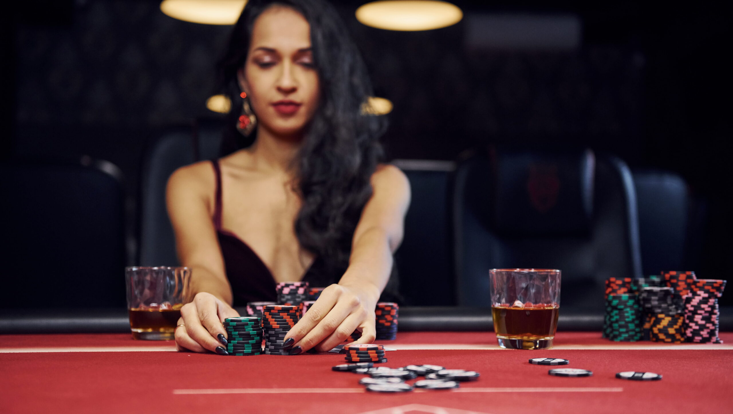 The Ultimate Guide to Live Blackjack: Bringing the Casino Floor to Your Screen